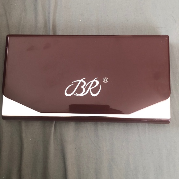 make up - Picture 3 of 4